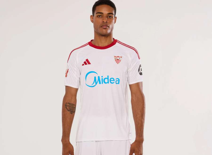 La principal camiseta del Sevilla La principal camiseta del Sevilla