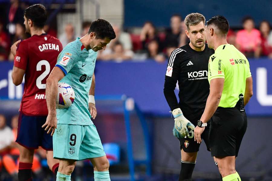 Lewandowski se prepara para cobrar penalidade