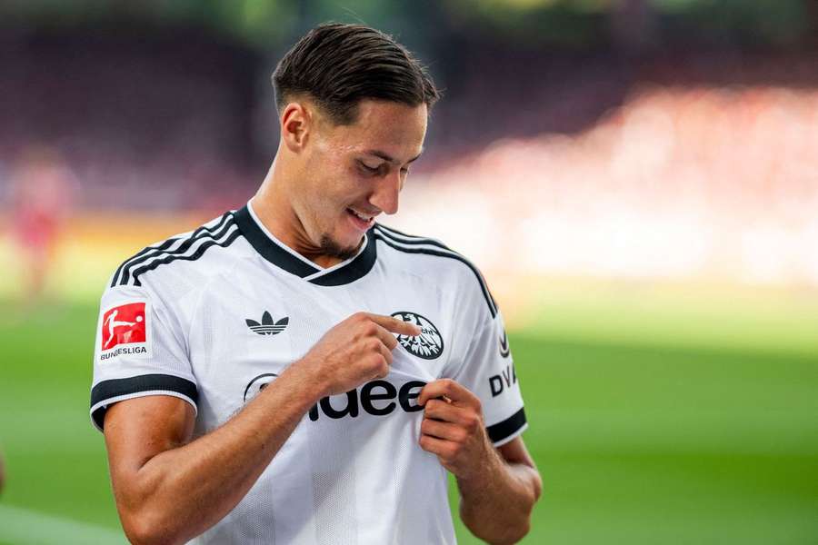 Ebnoutalib im SGE-Trikot