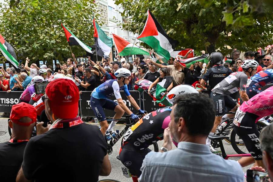 Governo sugere sancionar Israel como a Rússia no desporto
