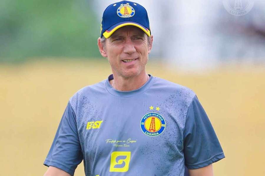 Alexandre Santos trocou o Nacional pelo Petro de Luanda Alexandre Santos trocou o Nacional pelo Petro de Luanda