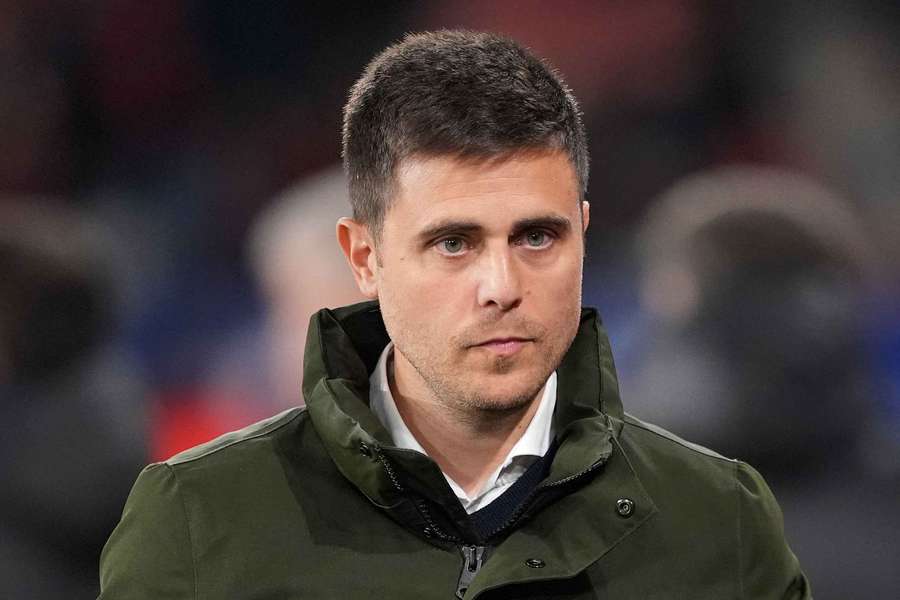 Alessio Lisci, líder del banquillo rojillo Alessio Lisci, líder del banquillo rojillo