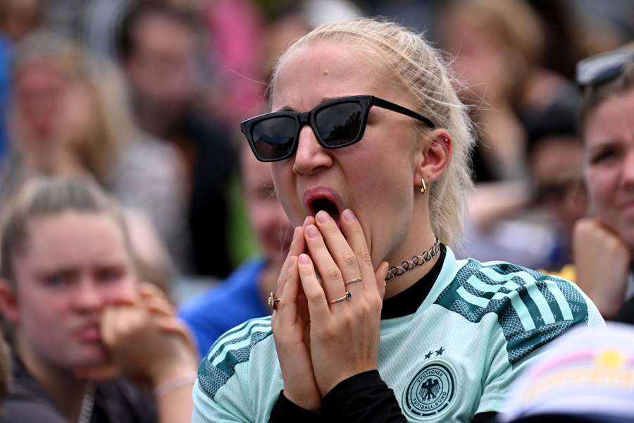 Auch die Fans standen nach dem frühzeitigen Aus der deutschen Mannschaft unter Schock.