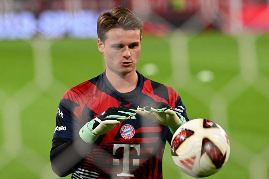 Jonas Urbigs Rolle beim FC Bayern wird nach und nach immer größer. Jonas Urbigs Rolle beim FC Bayern wird nach und nach immer größer.