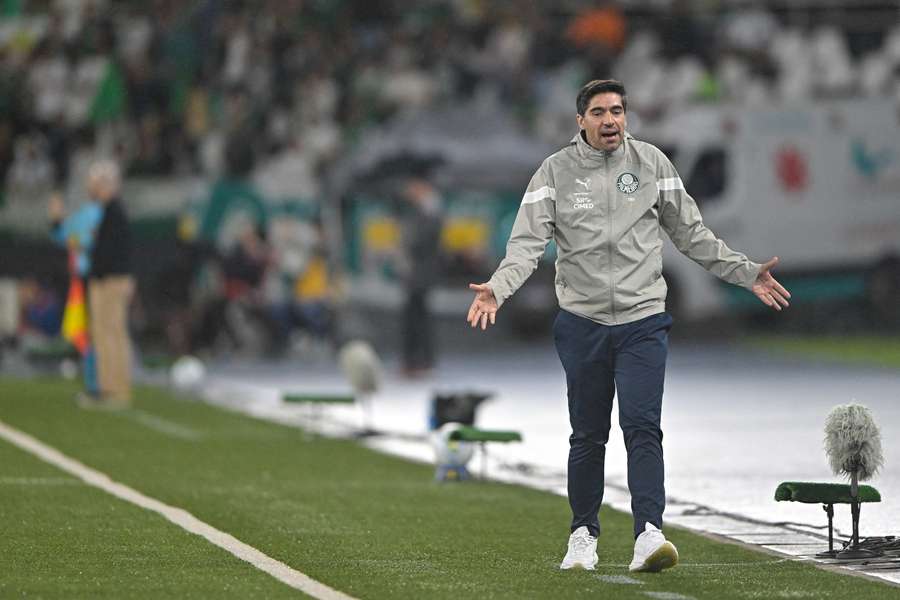 Abel Ferreira não saiu contente do Engenhão Abel Ferreira não saiu contente do Engenhão