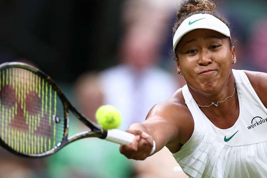Naomi Osaka a été éliminée au deuxième tour à Wimbledon mercredi. 