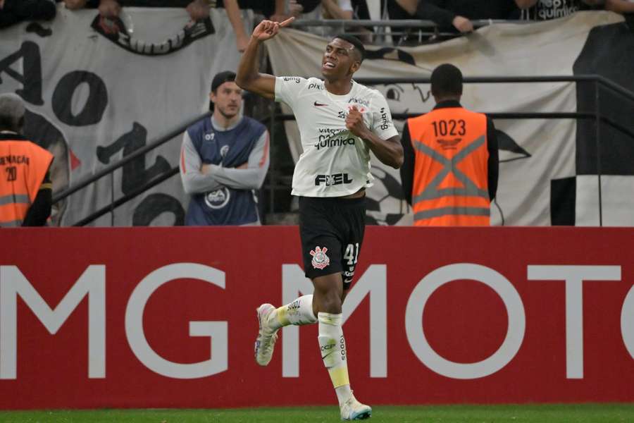 Felipe Augusto fez o gol da vitória no jogo de ida contra o Universitario