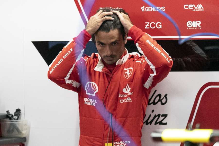 Sainz nog voor de training