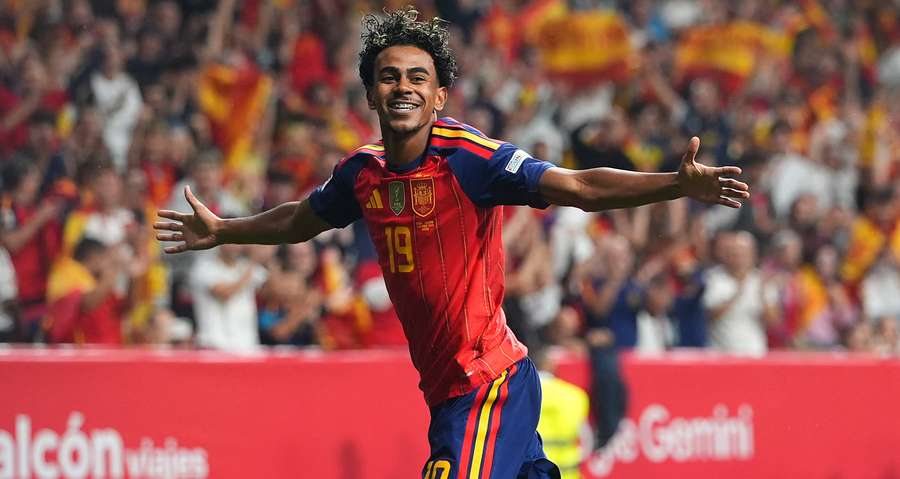 Lamine Yamal fez um golaço na vitória da Espanha Lamine Yamal fez um golaço na vitória da Espanha