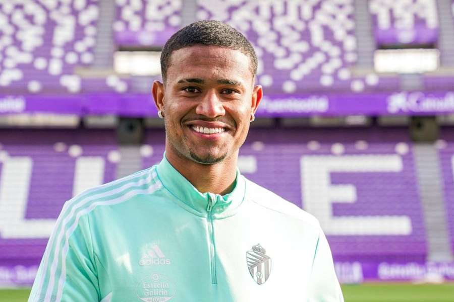 Breno, do Cruzeiro, é anunciado no Valladolid, clube espanhol de Ronaldo