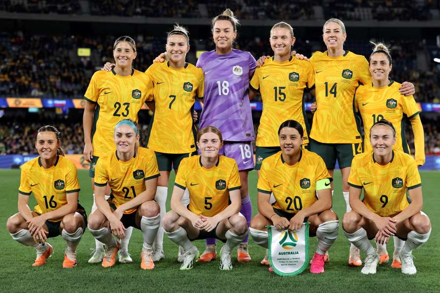 Het elftal van Australië voorafgaand aan de vriendschappelijke wedstrijd tegen Frankrijk