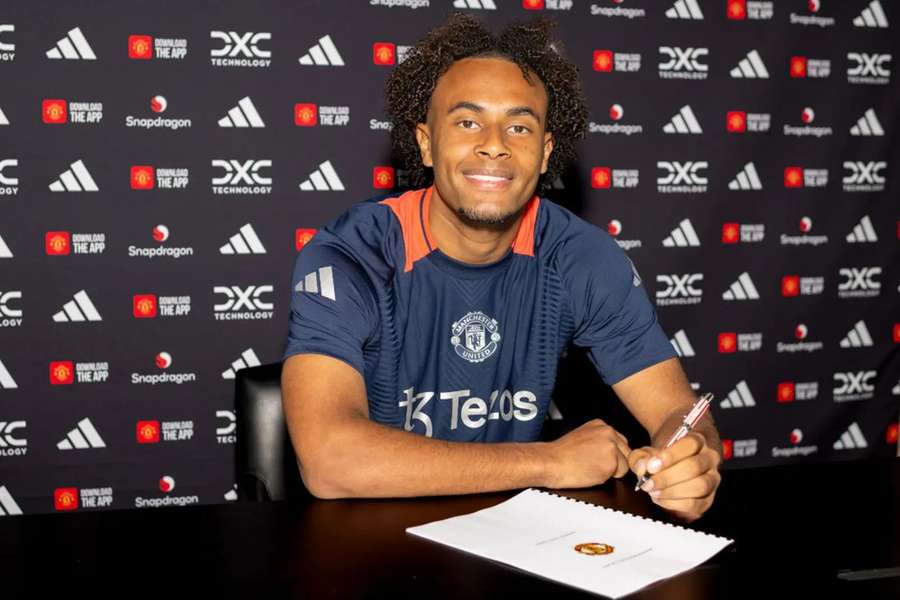 Joshua Zirkzee é reforço do Manchester United