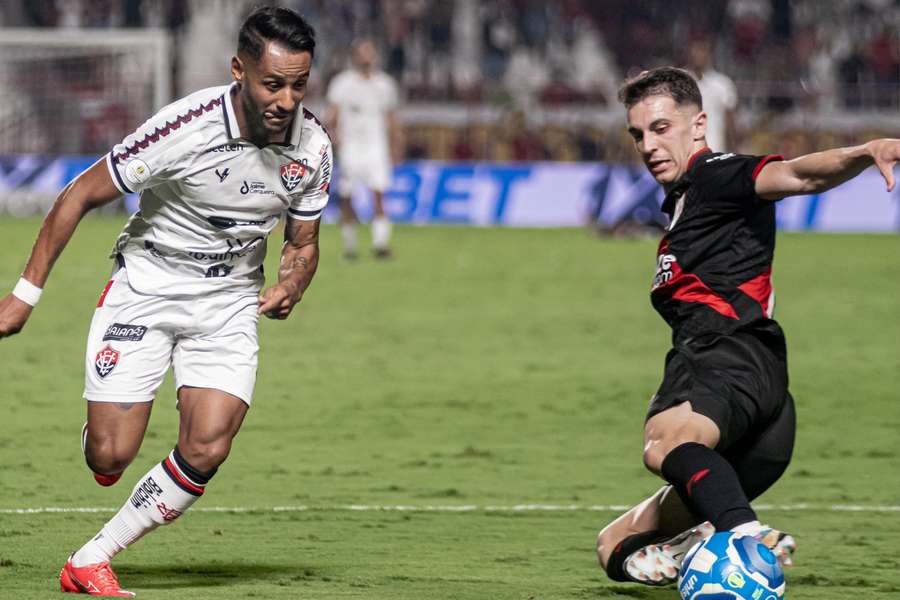 Vitória e Atlético-GO fazem duelo de desesperados em Salvador