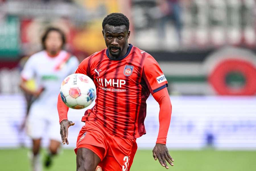 Sirlord Conteh kann dem Ball vorerst nicht hinterherjagen.