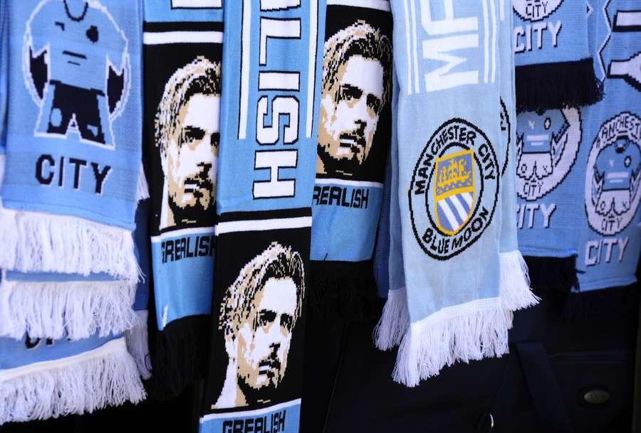 Cachecóis do City com a imagem de Grealish Cachecóis do City com a imagem de Grealish