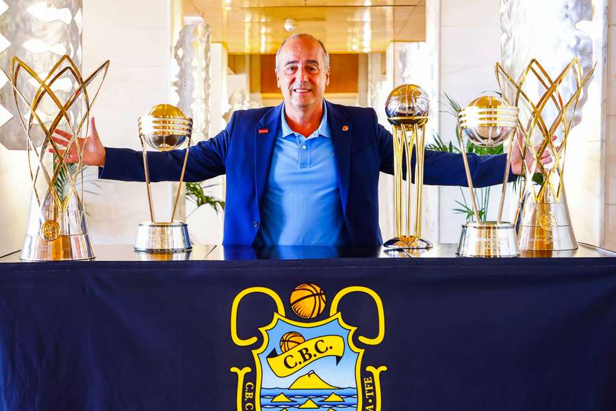 Txus Vidorreta amplía cuatro temporadas su contrato con Lenovo Tenerife