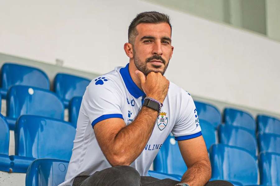 Hélder Sá emprestado por uma época ao Feirense