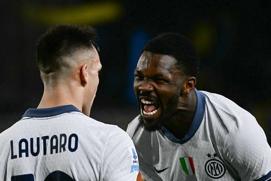 L'Inter a répondu au leader, vainqueur de la Juventus Turin samedi (2-1) avec une démonstration (4-0) sur le terrain du mal classé Lecce.