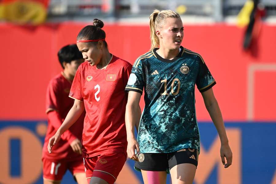 Vor der Frauen WM: Deutsche Frauen schlagen Vietnam in zäher Partie mit 2:1
