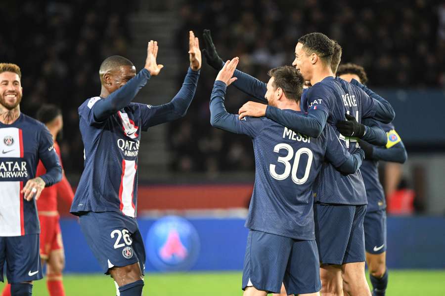 Posément, le PSG assure une 15e victoire en Ligue 1 avec un Messi buteur pour son retour