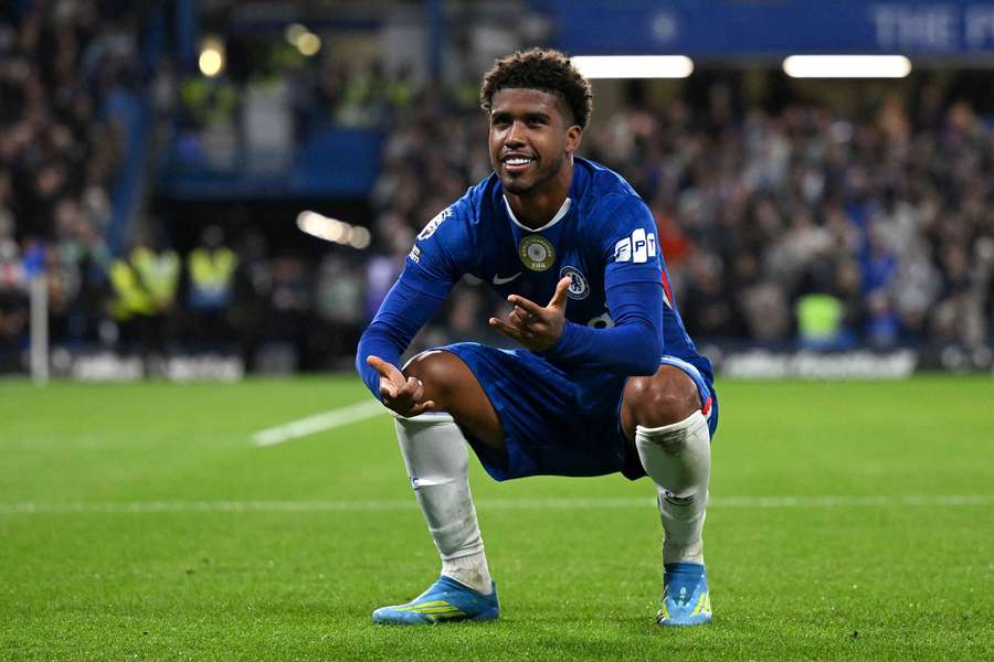 Santos sa sťahuje do United.