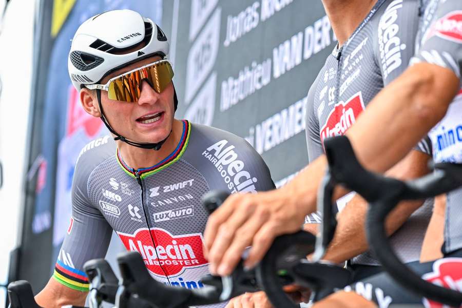 Mathieu van der Poel muss seine Teilnahme abbrechen.