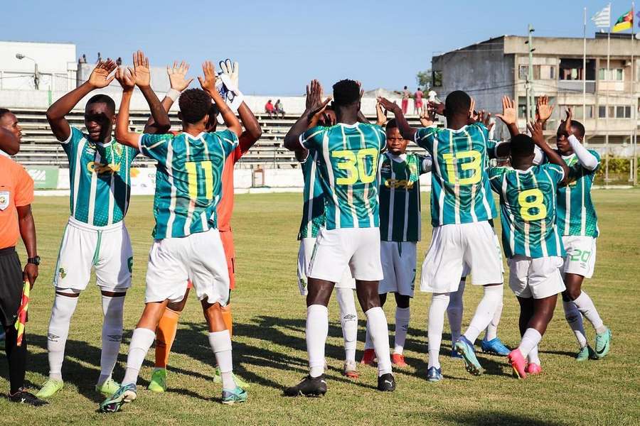 Ferroviário da Beira celebra triunfo sobre o Ferroviário de Maputo