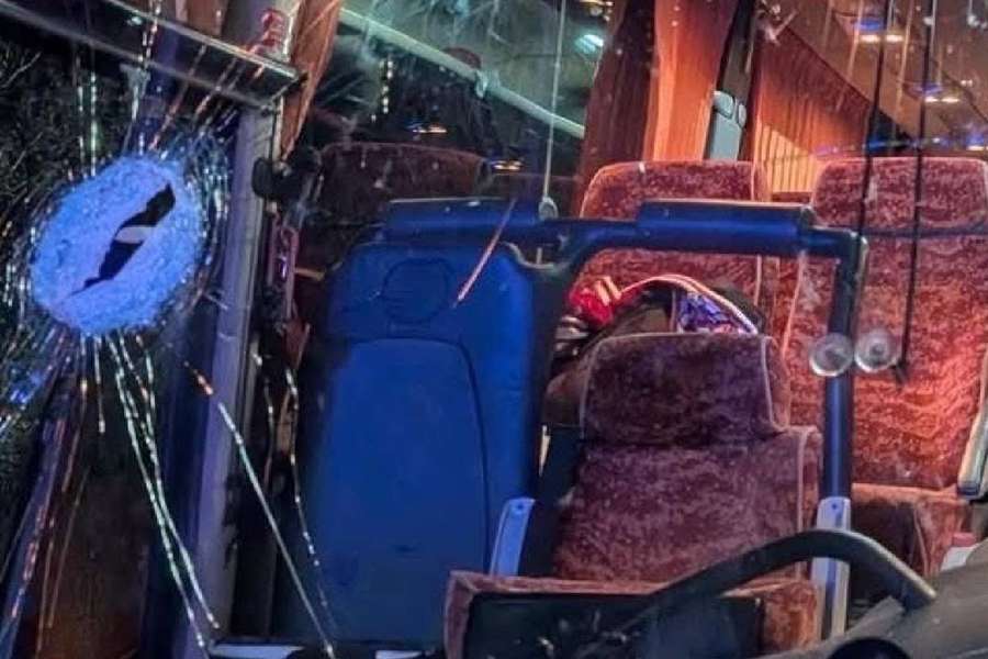 Imagem dos danos no autocarro do Pistoia Basket