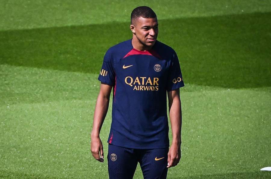 Kylian Mbappé à l'entraînement au PSG Campus