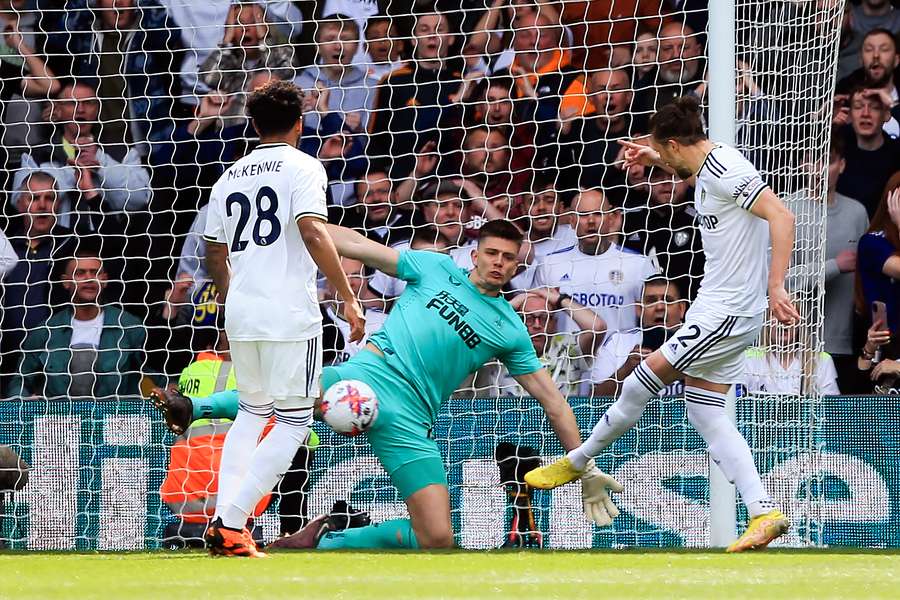 Luke Ayling scores for Leeds