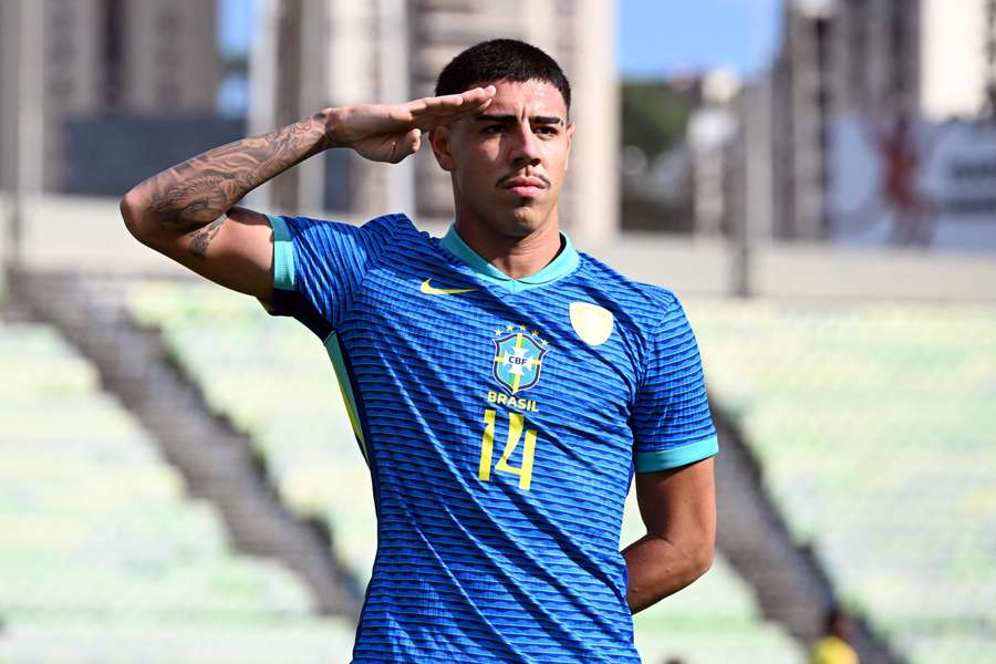 Los brasileños saludan a sus aficionados 