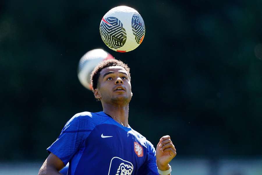 Gakpo treinando com a Laranja em Eindhoven