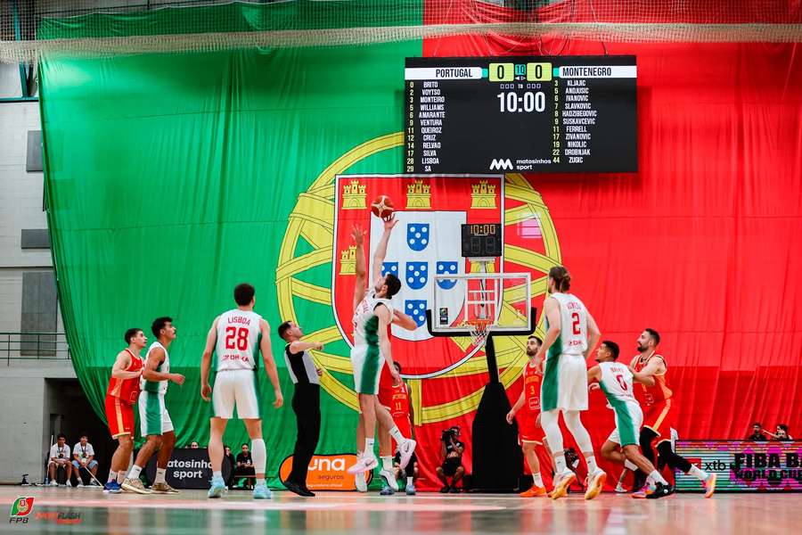 Portugal perdeu com Montenegro na qualificação para o Mundial de basquetebol