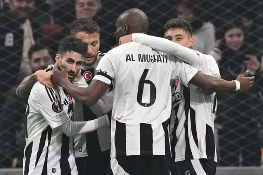 Rafa Silva e João Mário marcaram no triunfo do Besiktas