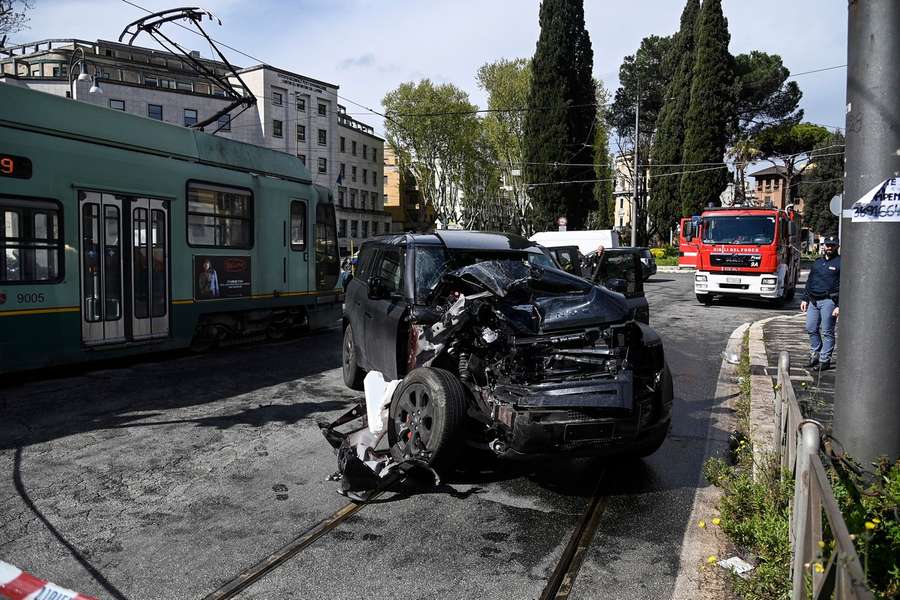 The accident scene and Immobile's destroyed car