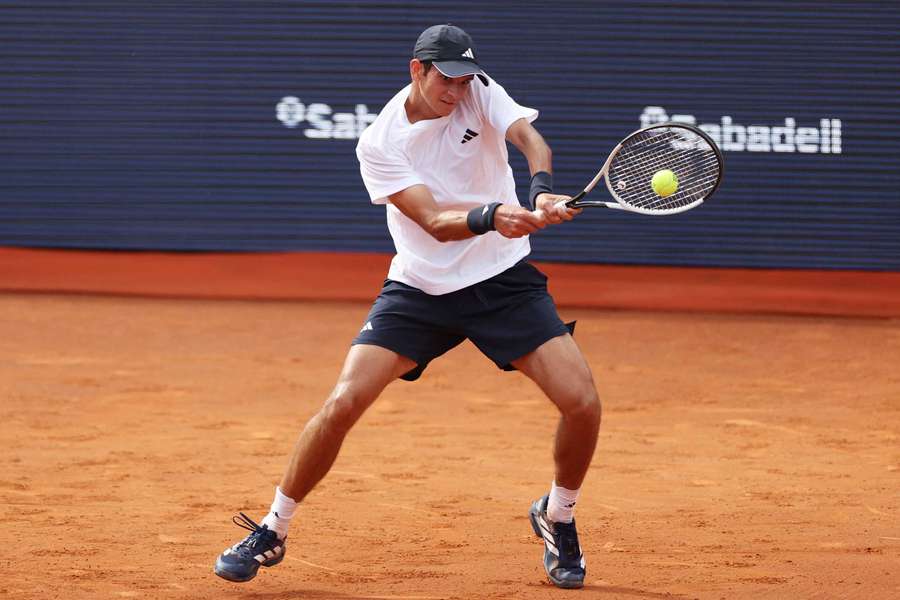 Rafa Jódar golpea la bola