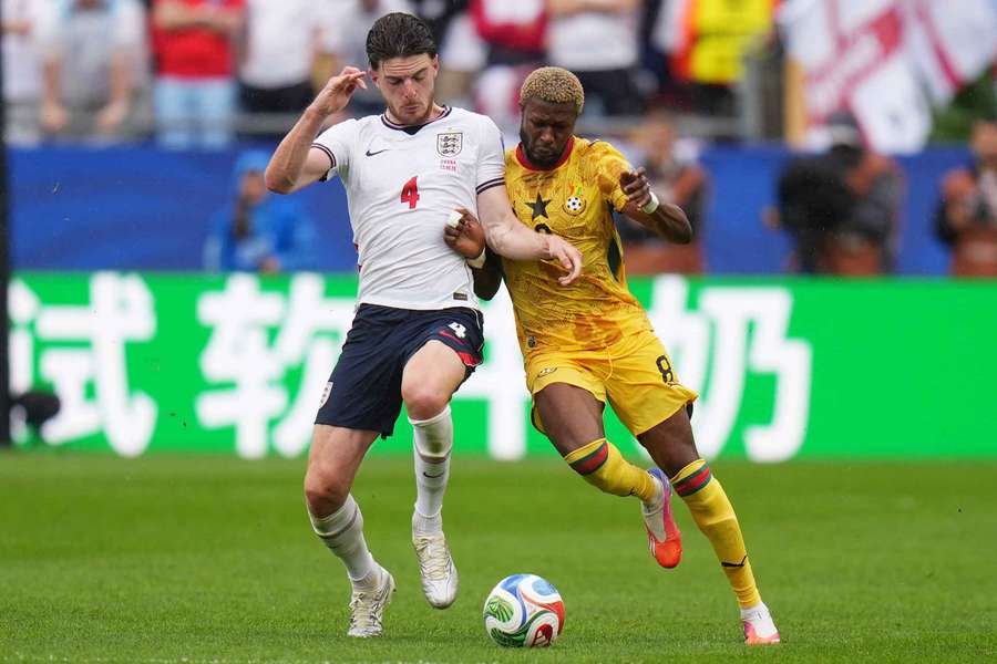 Declan Rice a Kwasi Sibo v zápase Anglie s Ghanou. Declan Rice a Kwasi Sibo v zápase Anglie s Ghanou.