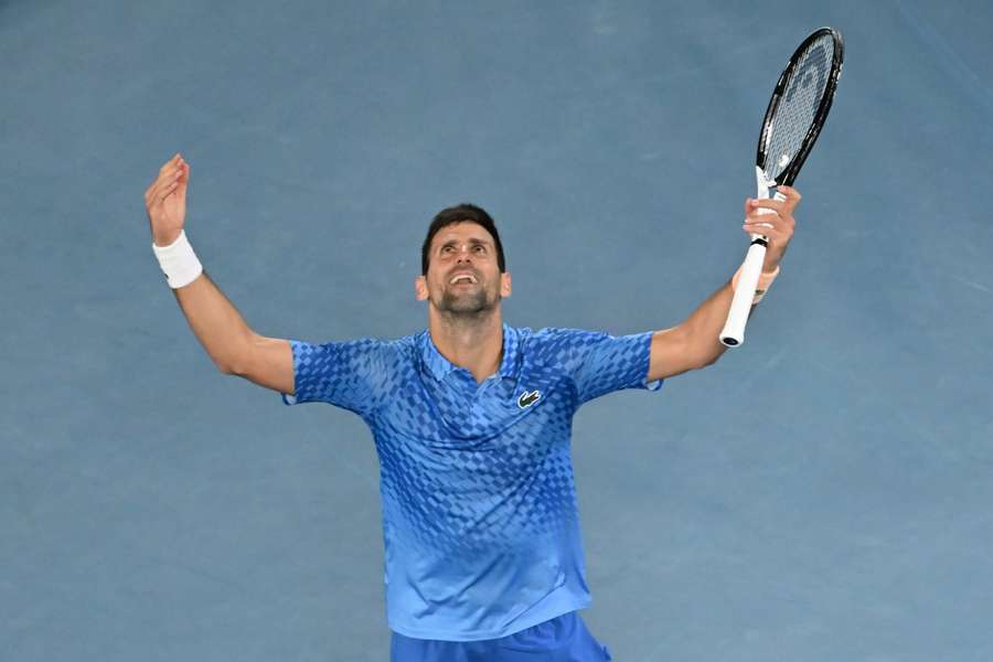 Djokovic festeja su triunfo en Australia