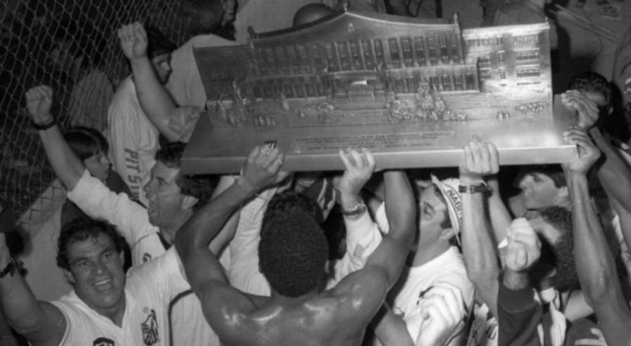El Bragantino fue el primer equipo en levantar el icónico Trofeo Palácio dos Bandeirantes, que pesaba 48 kilos y fue entregado a los campeones paulistas en 1990.