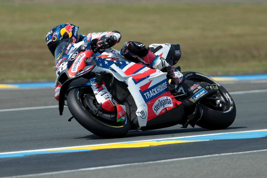 Miguel Oliveira caiu a três voltas do fim da corrida sprint