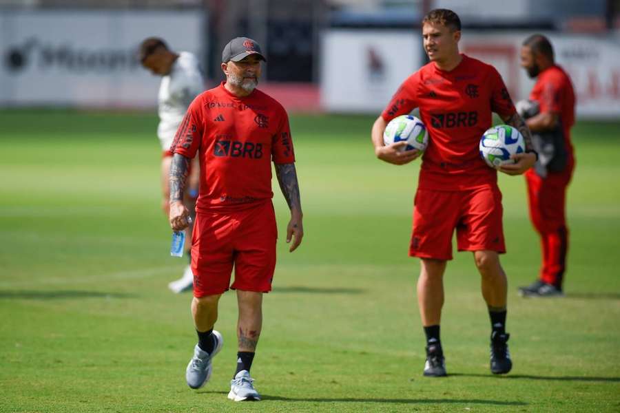 Sampaoli prepara Flamengo para desafio frente ao Maringá