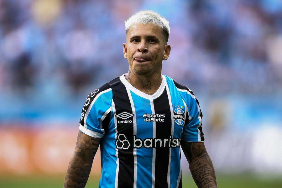 Soteldo tem seus direitos ligados ao Santos, mas defendeu o Grêmio nesta temporada