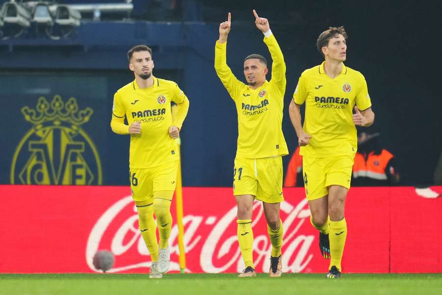 Real poprvé v historii v základu bez španělského hráče, ve Villarrealu prohrál 1:2