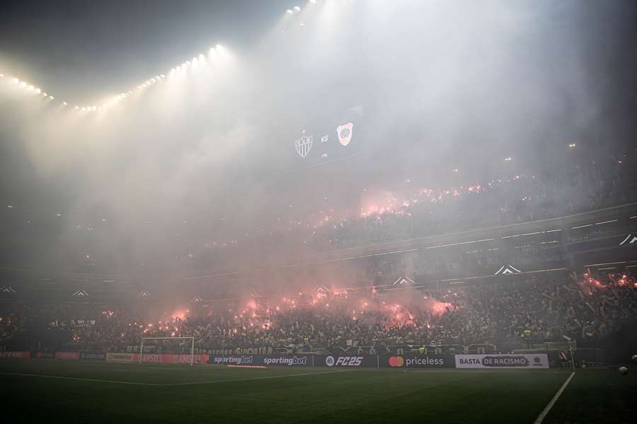 A torcida atleticana fez a festa em cima do River na Arena MRV