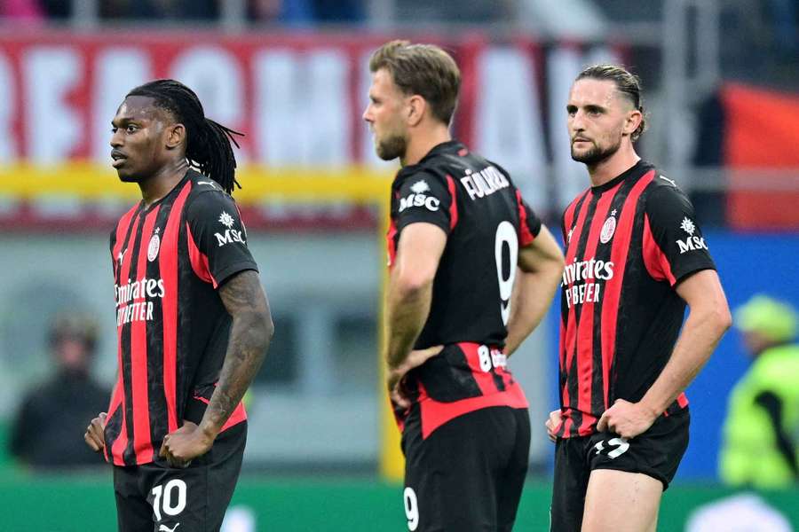 Leao, Füllkrug und Rabiot (v.l.n.r.) sind enttäuscht.
