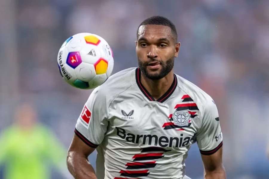 Jonathan tah kroutí v Leverkusenu desátou sezonu.