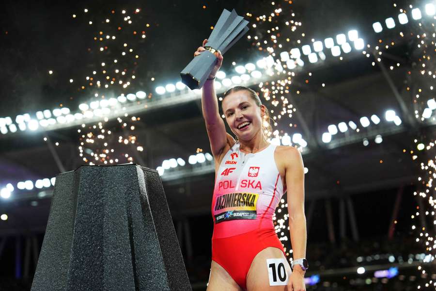 Co za finisz Kazimierskiej! Polka wygrała bieg na 1500 m w Budapeszcie Co za finisz Kazimierskiej! Polka wygrała bieg na 1500 m w Budapeszcie