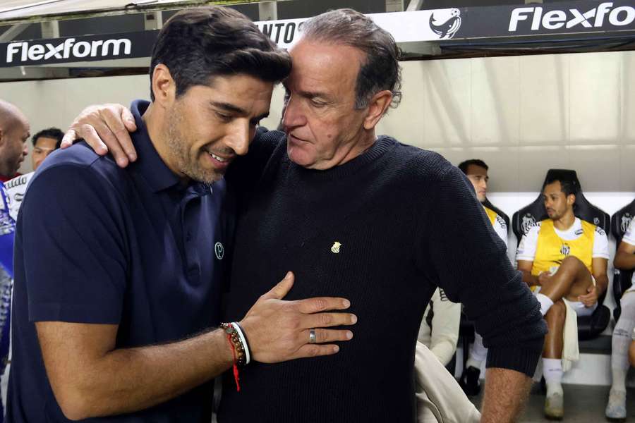 Abel Ferreira (esq.) e Cuca antes do clássico Abel Ferreira (esq.) e Cuca antes do clássico