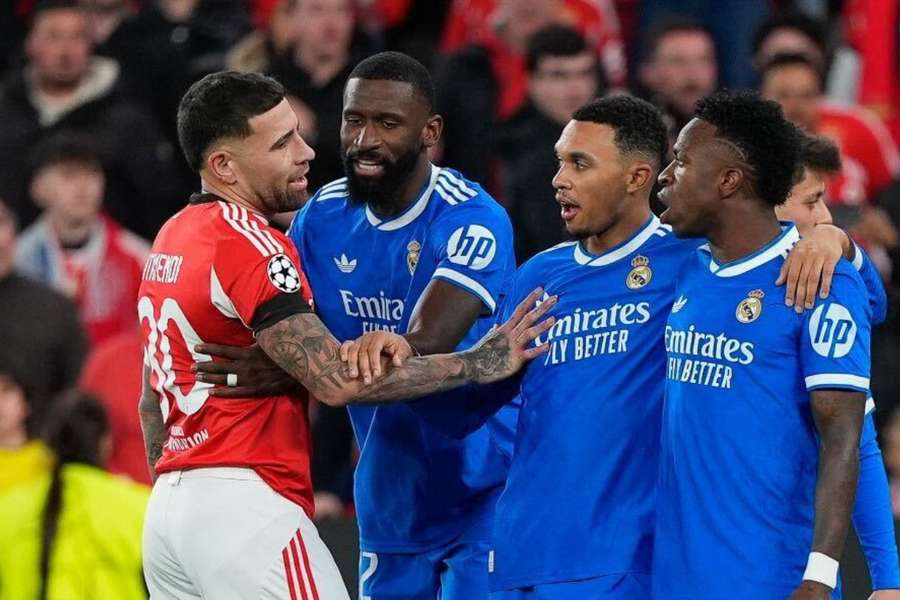 Otamendi pode trocar Benfica por River no meio do ano