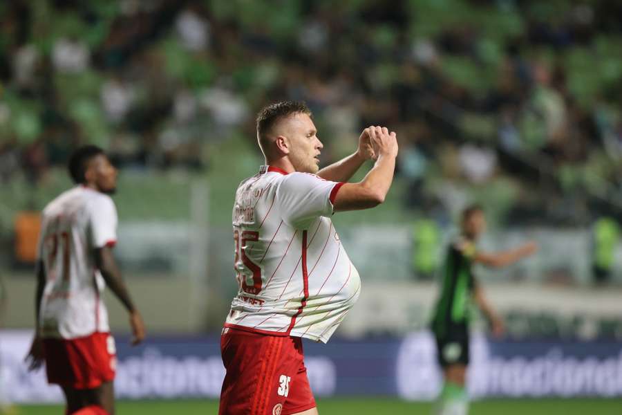 Alemão celebra gol da vitória no Independência